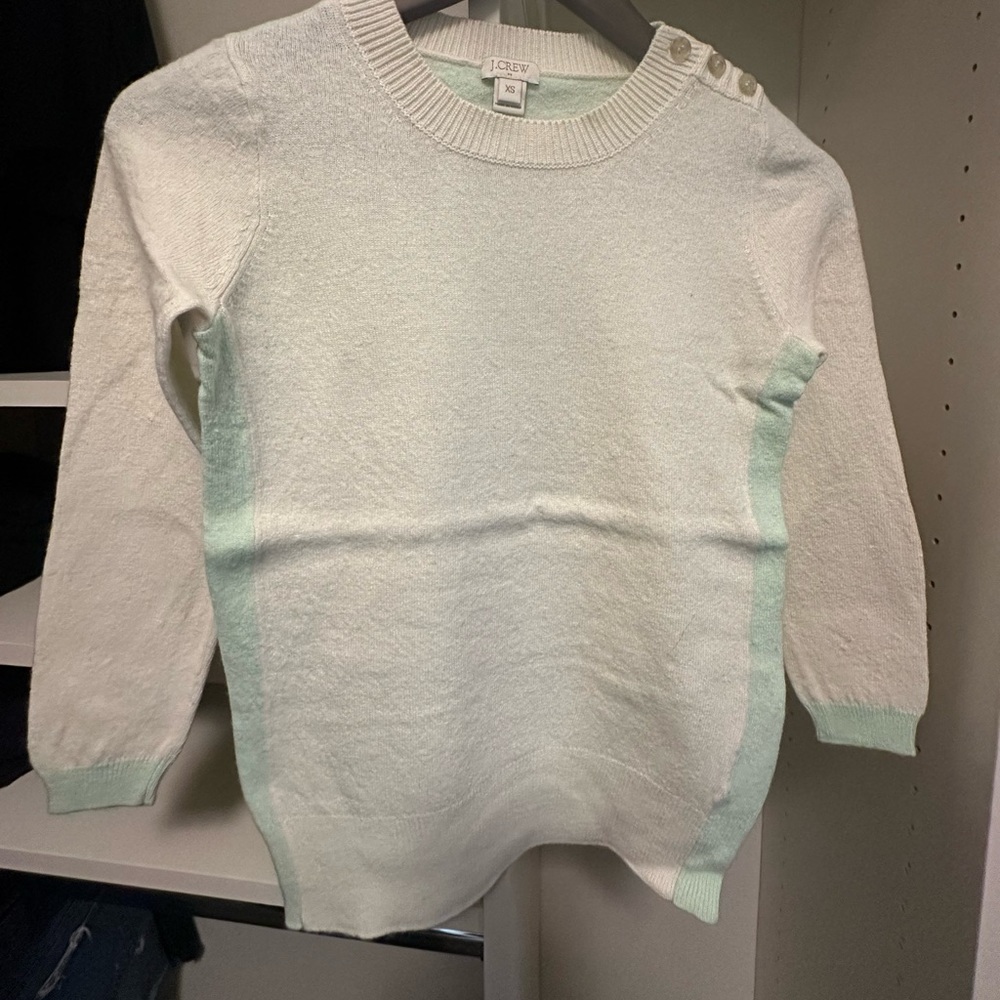 JCREW SWEATER SIZE XS W/ SUEDE ELBOW PATCHES & BUTTON SHOULDER DETAILS SIZE XS